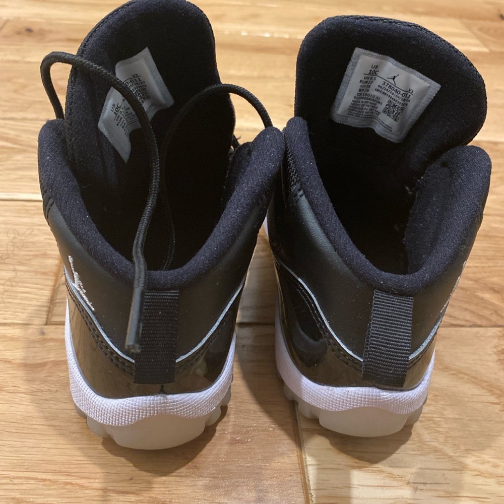 Jordan retro 11 jubilee - Picture 2 of 4